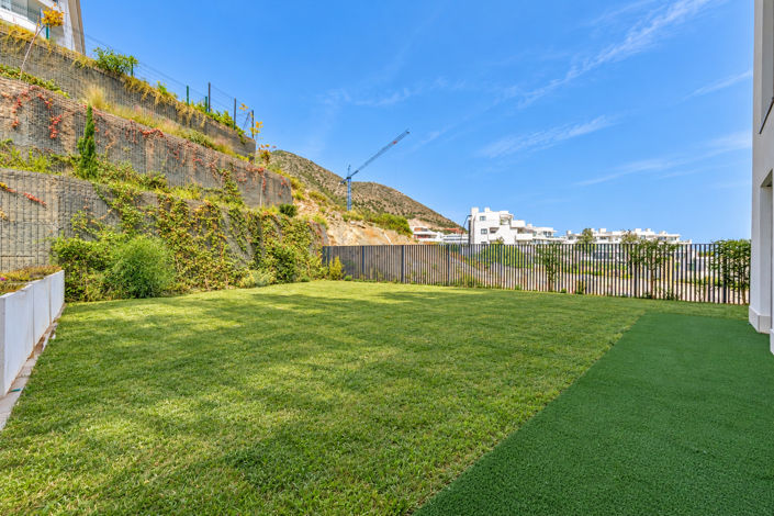 Image No.14-3 Bed Property for sale