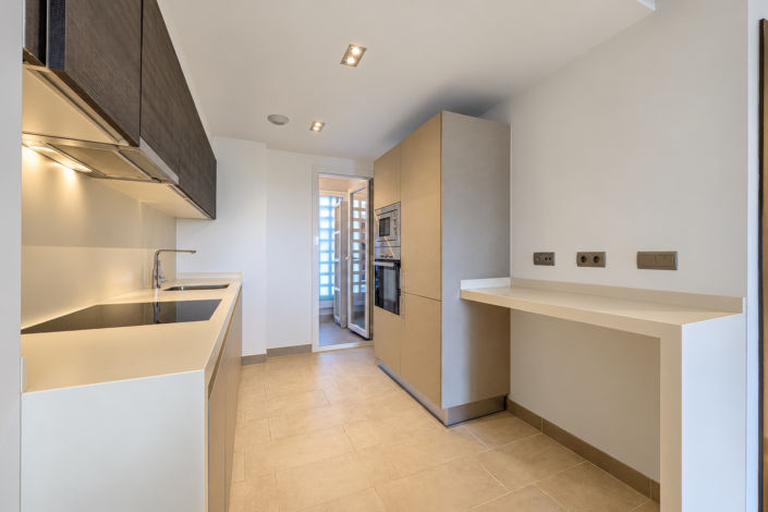 Image No.11-2 Bed Property for sale