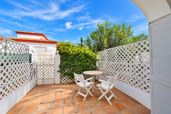 Image No.18-2 Bed Townhouse for sale