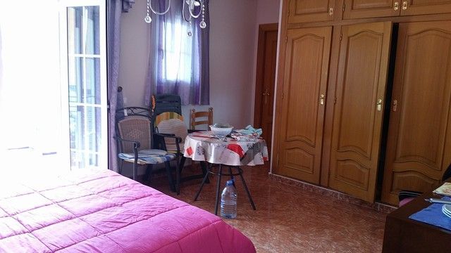 Image No.6-6 Bed Property for sale