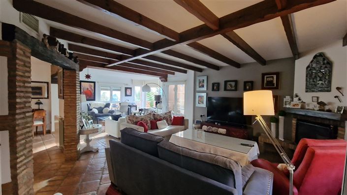 Image No.18-5 Bed Property for sale