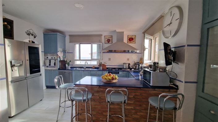 Image No.29-5 Bed Property for sale