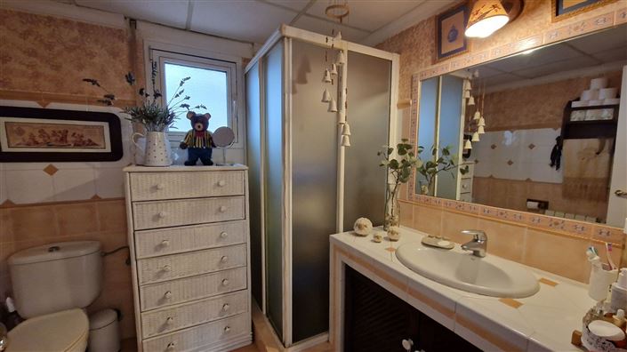 Image No.32-5 Bed Property for sale