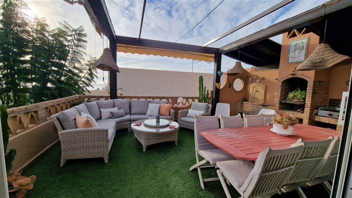 Image No.8-5 Bed Property for sale