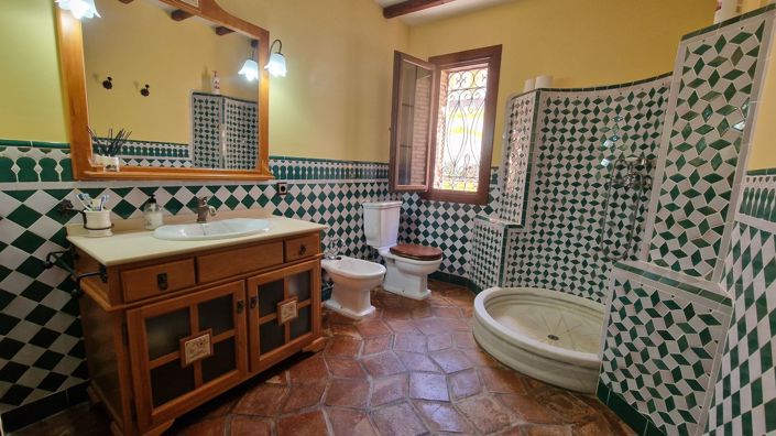 Image No.11-5 Bed Villa for sale