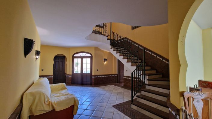 Image No.14-5 Bed Villa for sale