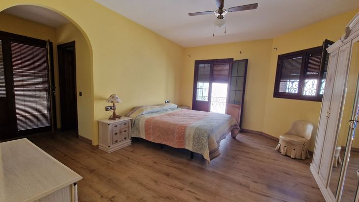 Image No.18-5 Bed Villa for sale