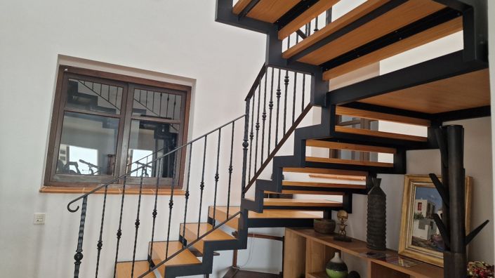 Image No.36-6 Bed Property for sale