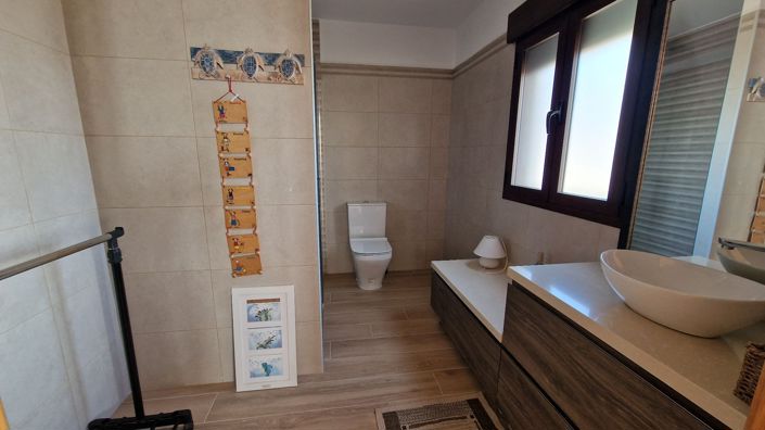 Image No.51-6 Bed Property for sale