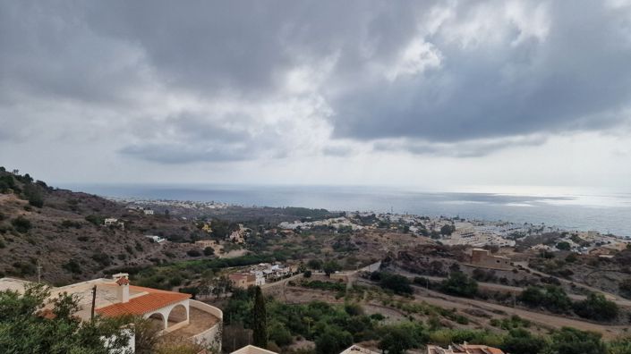 Image No.6-6 Bed Property for sale