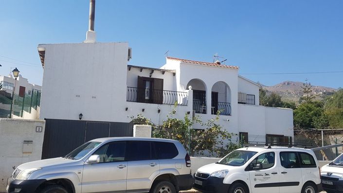 Image No.1-5 Bed Villa for sale