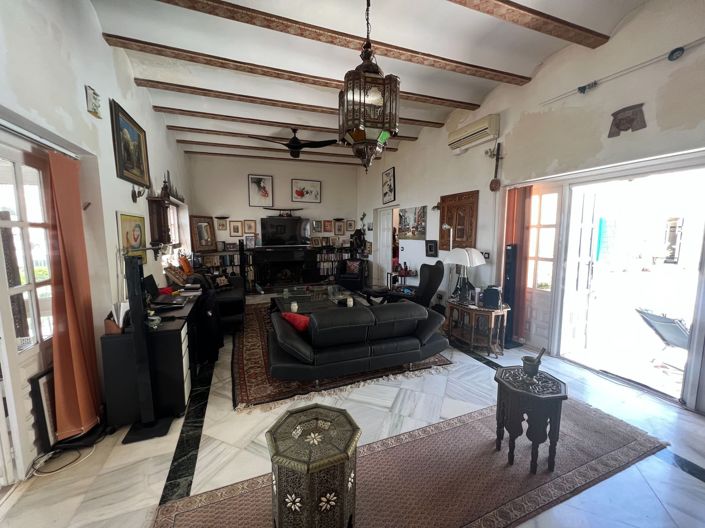 Image No.18-4 Bed Property for sale