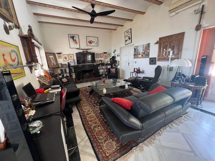 Image No.20-4 Bed Property for sale