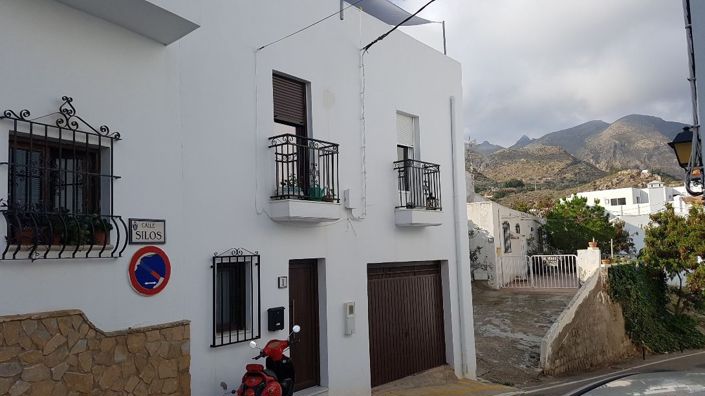 Image No.1-3 Bed Townhouse for sale