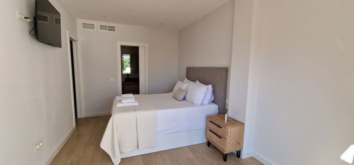 Image No.17-2 Bed Apartment for sale