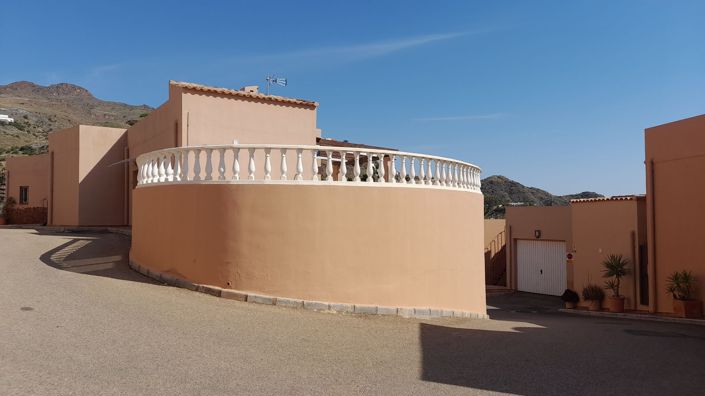 Image No.1-3 Bed Villa for sale