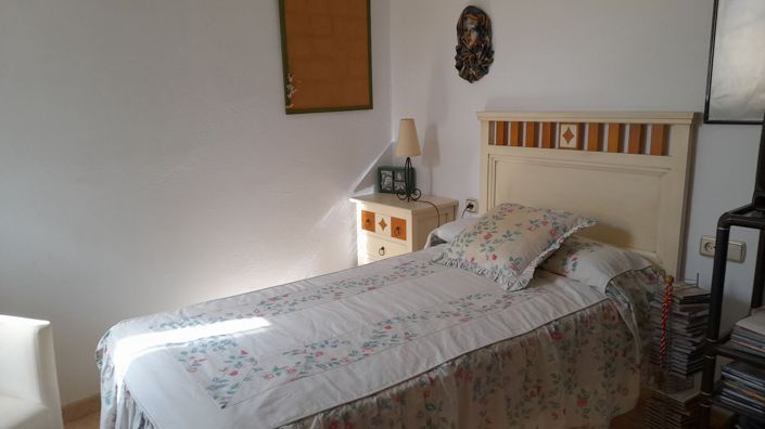 Image No.20-4 Bed Townhouse for sale