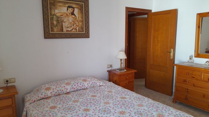 Image No.23-4 Bed Townhouse for sale