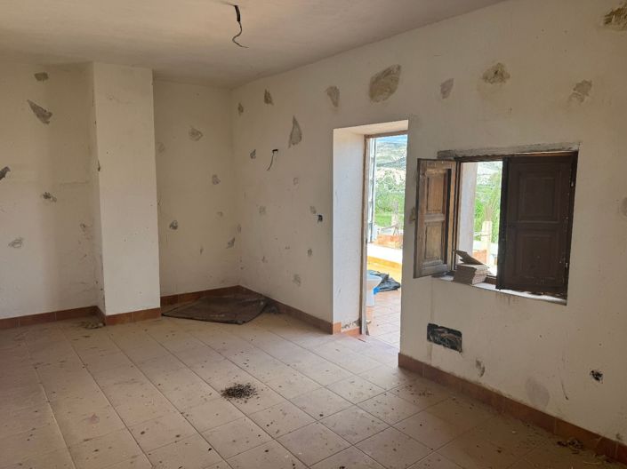 Image No.14-2 Bed Townhouse for sale