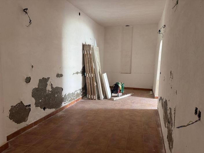 Image No.8-2 Bed Townhouse for sale