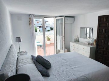 955670bb-5dba-452a-ae6b-73bb3dd3aa32