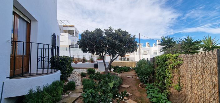 Image No.3-4 Bed Villa for sale