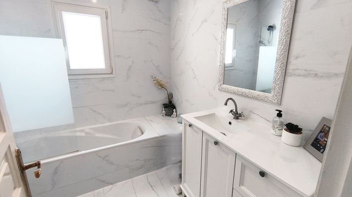 Image No.11-3 Bed Villa for sale