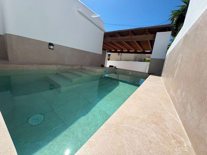 Image No.2-3 Bed Villa for sale