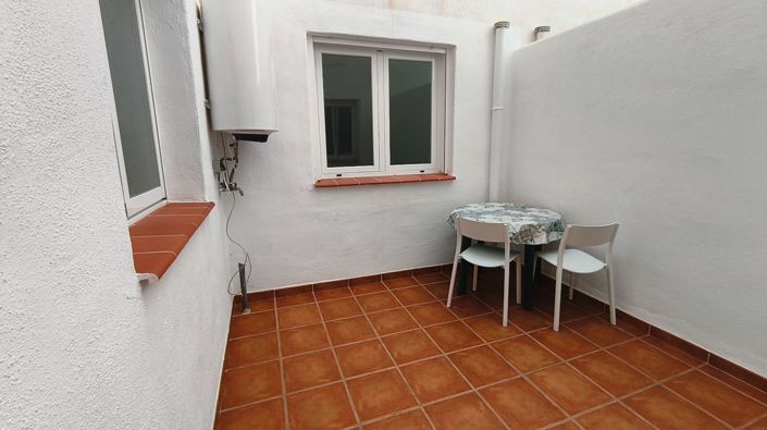 Image No.20-2 Bed Apartment for sale