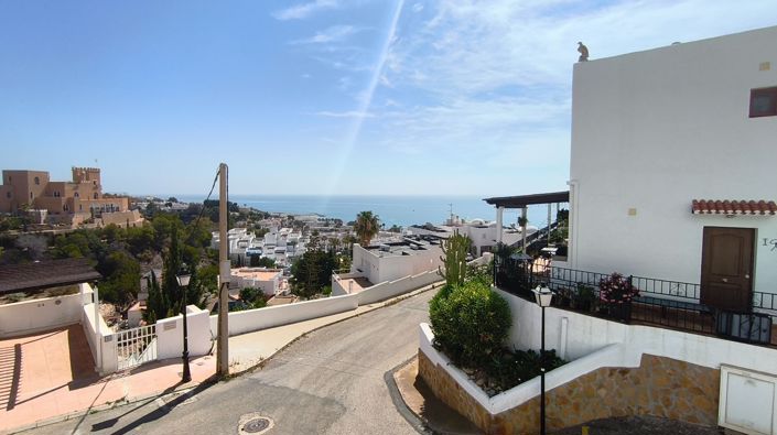 Image No.17-4 Bed Duplex for sale