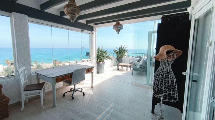 Image No.12-4 Bed Property for sale