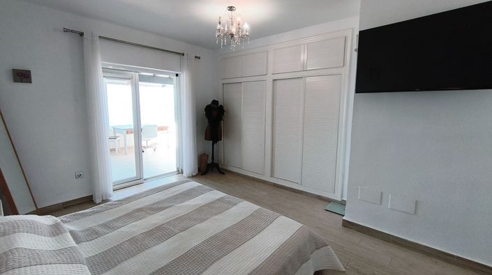 Image No.19-4 Bed Property for sale