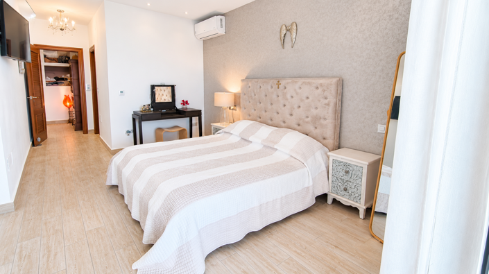 Image No.20-4 Bed Property for sale