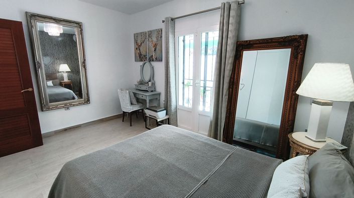 Image No.25-4 Bed Property for sale