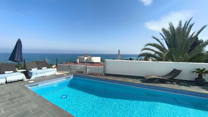 Image No.4-4 Bed Property for sale