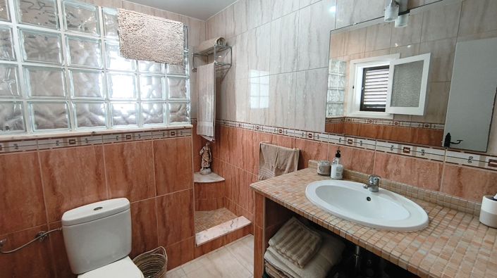 Image No.20-3 Bed Villa for sale