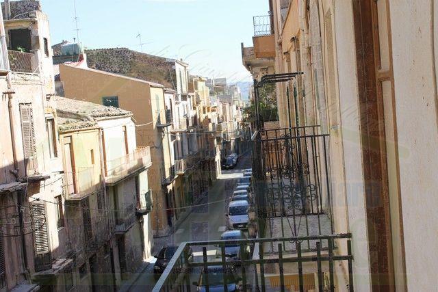Image No.7-Maison de ville de 3 chambres à vendre à Cianciana
