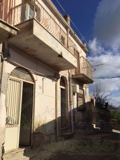 Image No.12-2 Bed House for sale