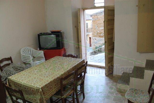 Image No.5-Maison de ville de 2 chambres à vendre à Cianciana