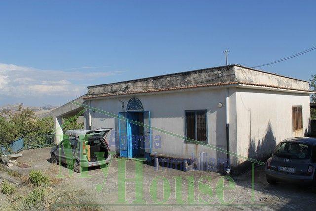 Image No.2-Villa de 3 chambres à vendre à Alessandria della Rocca