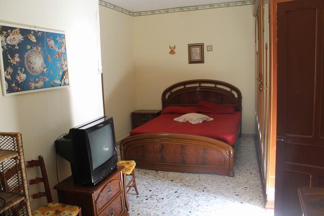 Image No.8-2 Bed Townhouse for sale