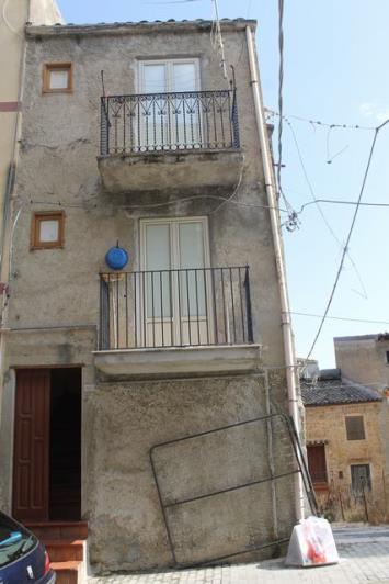 Image No.10-2 Bed Townhouse for sale