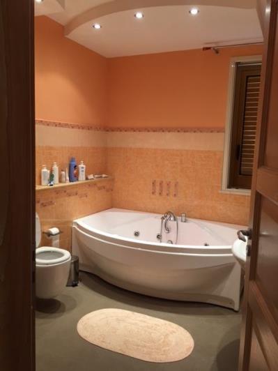 Image No.24-3 Bed Villa for sale