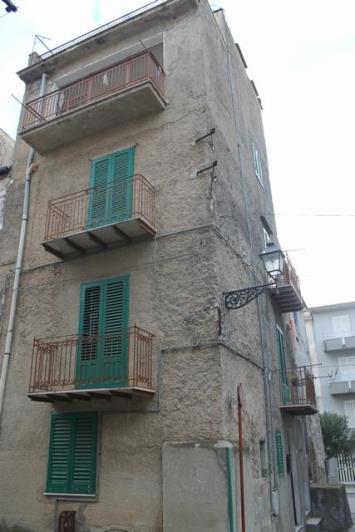 Image No.2-3 Bed House for sale