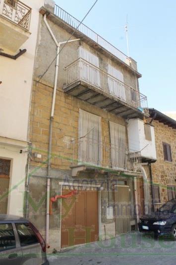 Image No.1-Maison de ville de 3 chambres à vendre à Cianciana