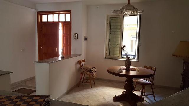 Image No.8-3 Bed Townhouse for sale