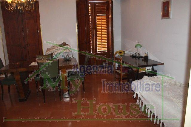 Image No.11-3 Bed Townhouse for sale