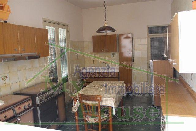 Image No.27-3 Bed Townhouse for sale