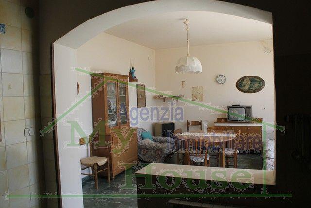 Image No.28-3 Bed Townhouse for sale