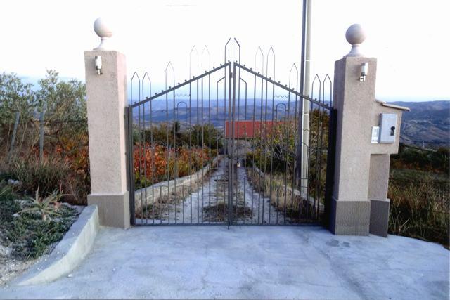 Image No.2-3 Bed Villa for sale